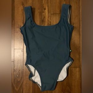 Luckyleo NWOT small turquoise leotard